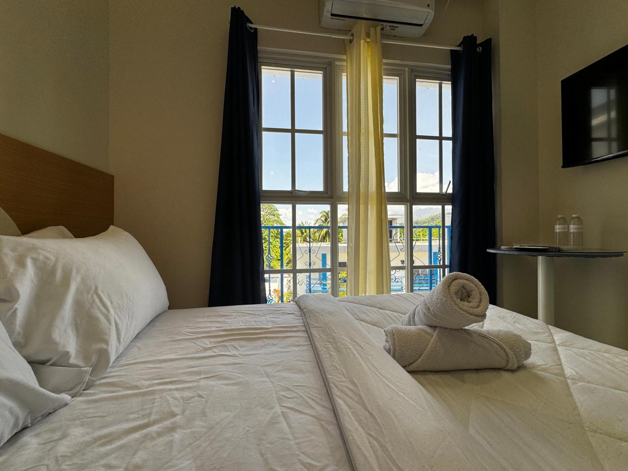 Ligao Bernese Resort Hotel Powered By Cocotel חדר תמונה